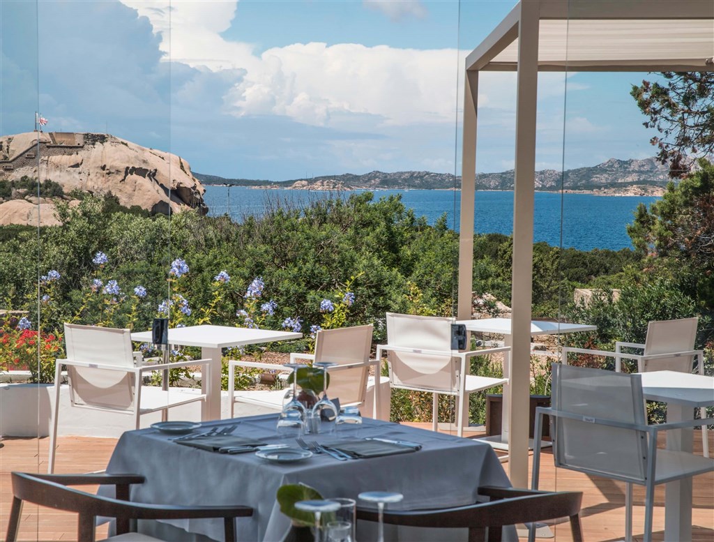Hotelová restaurace, Baja Sardinia, Sardinie