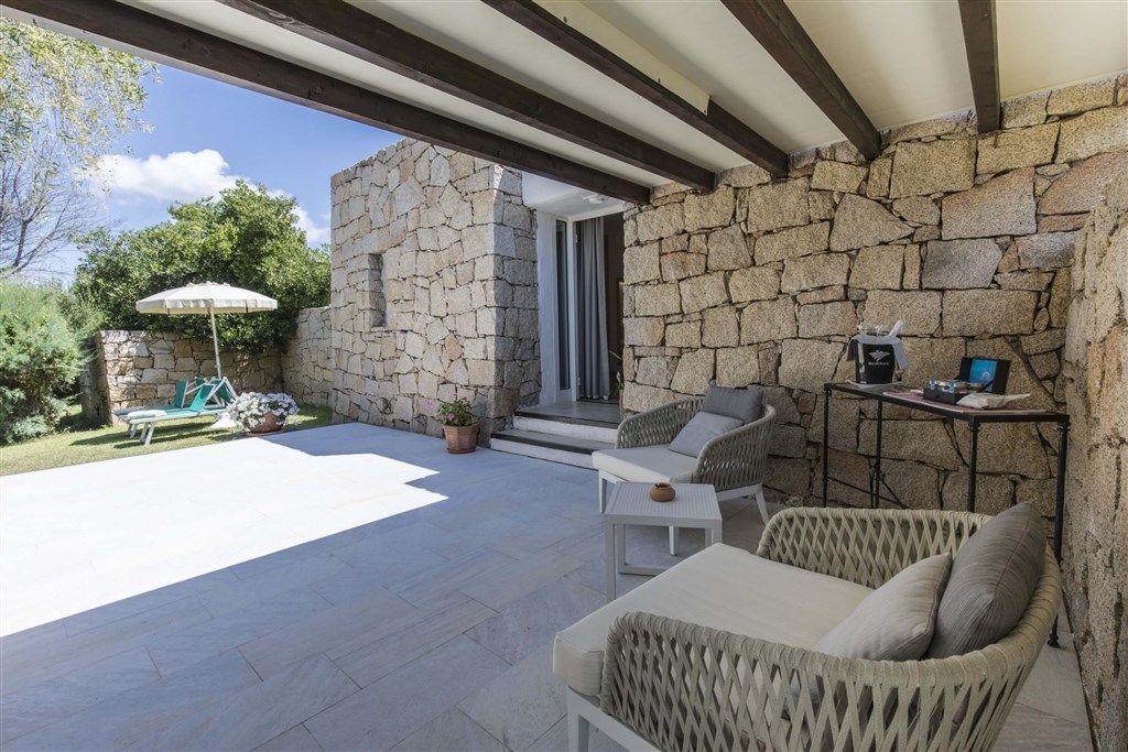 JUNIOR SUITE GARDEN, Baja Sardinia, Sardinie
