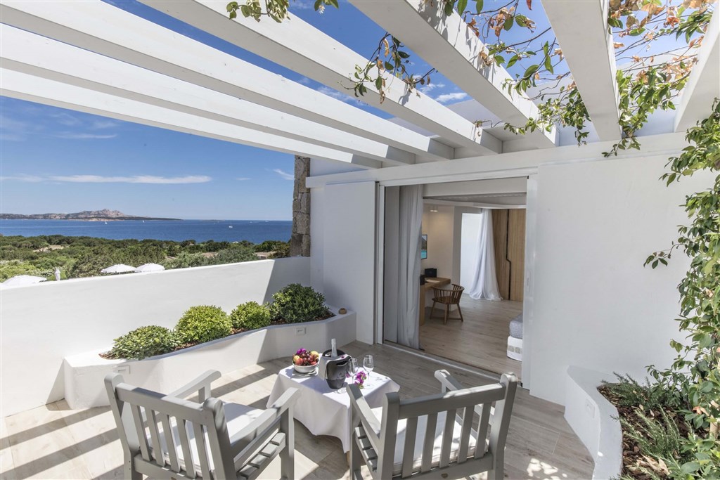 JUNIOR SUITE SOPHIE, Baja Sardinia, Sardinie