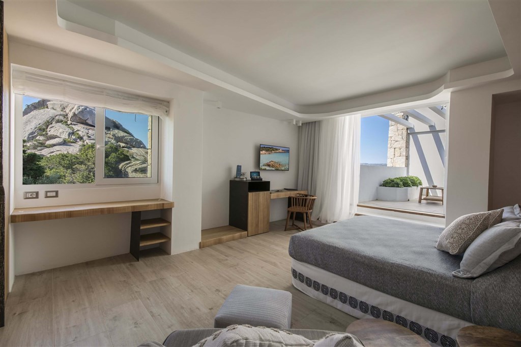 JUNIOR SUITE TRE MONTI, Baja Sardinia, Sardinie