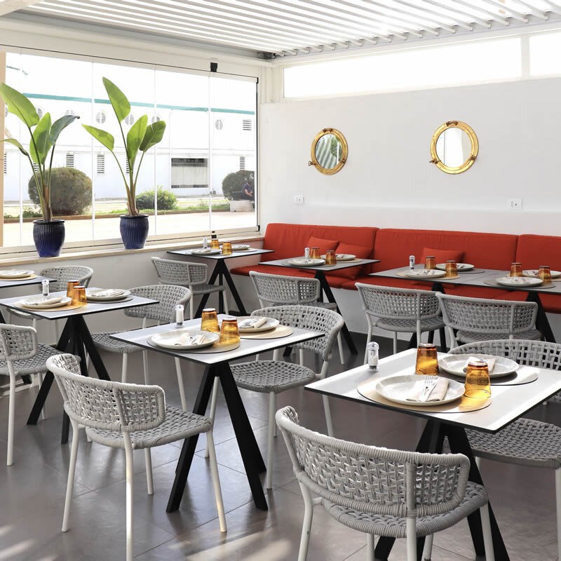 Hotelová restaurace, Cagliari, Sardinie