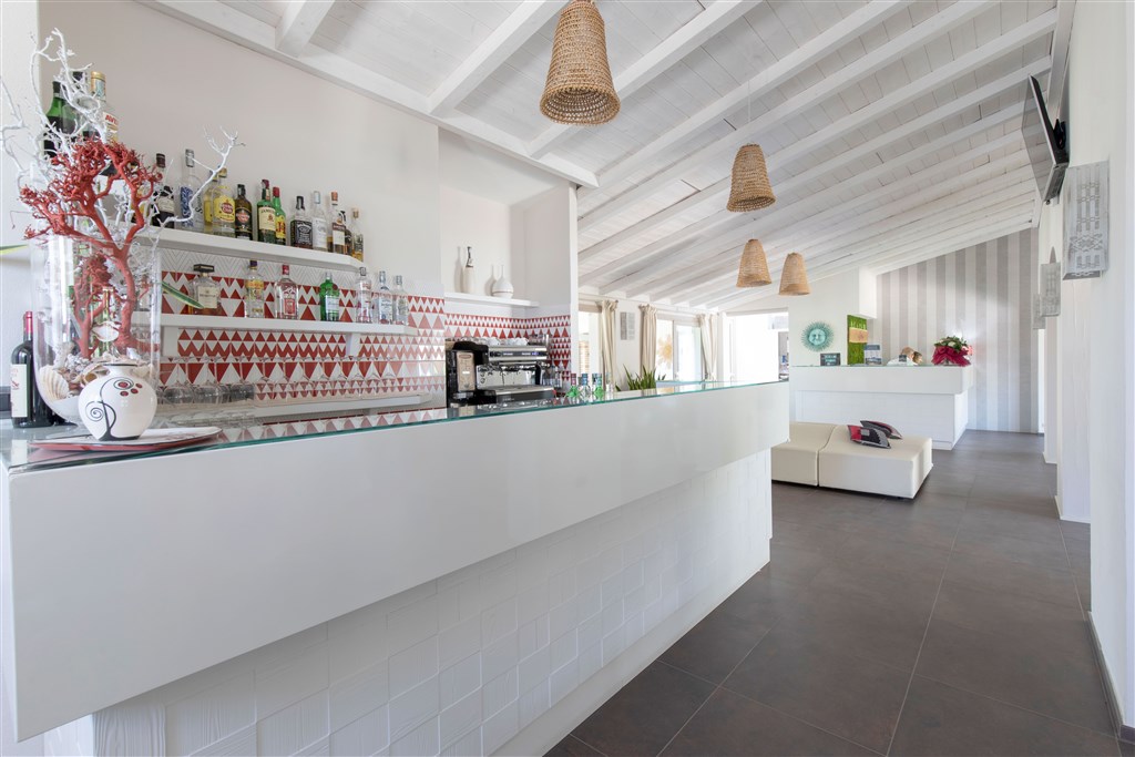 Eliantos Boutique Hotel & Spa - Lobby bar, Santa Margherita di Pula, Sardinie