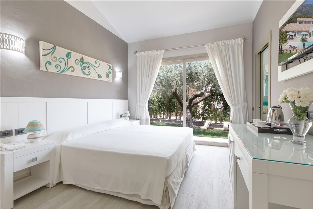 Eliantos Boutique Hotel & Spa - Pokoj DELUXE, Santa Margherita di Pula, Sardinie