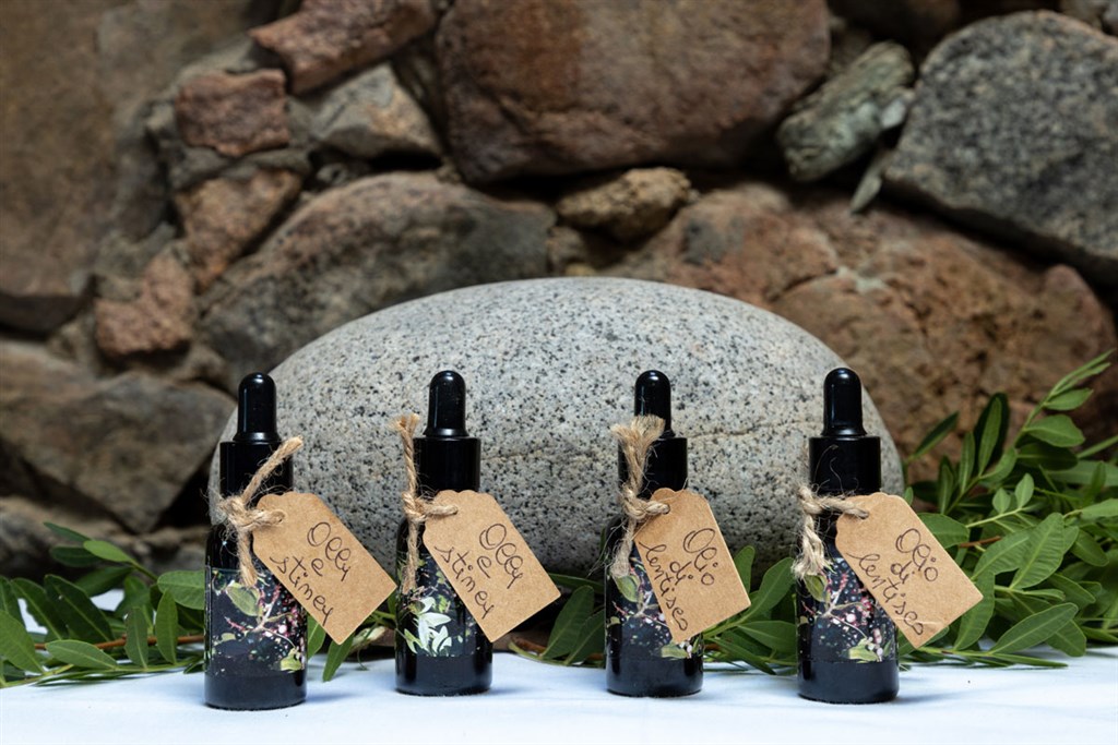 Eco Village Baia delle Ginestre - Oleje z lentišku, Teulada, Sardinie