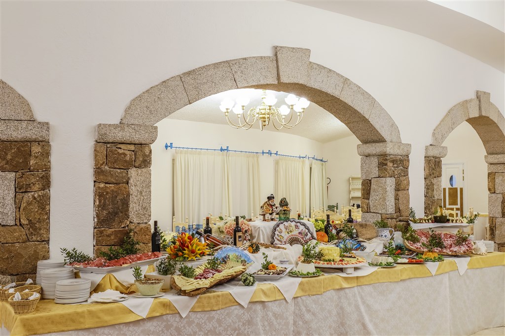 Typická Sardinská večeře, Budoni, Sardinie