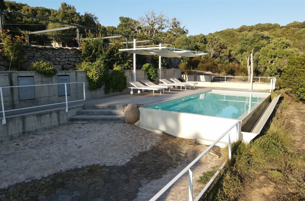 Agriturismo Li Pireddi - Bazén, Aglientu, Sardinie