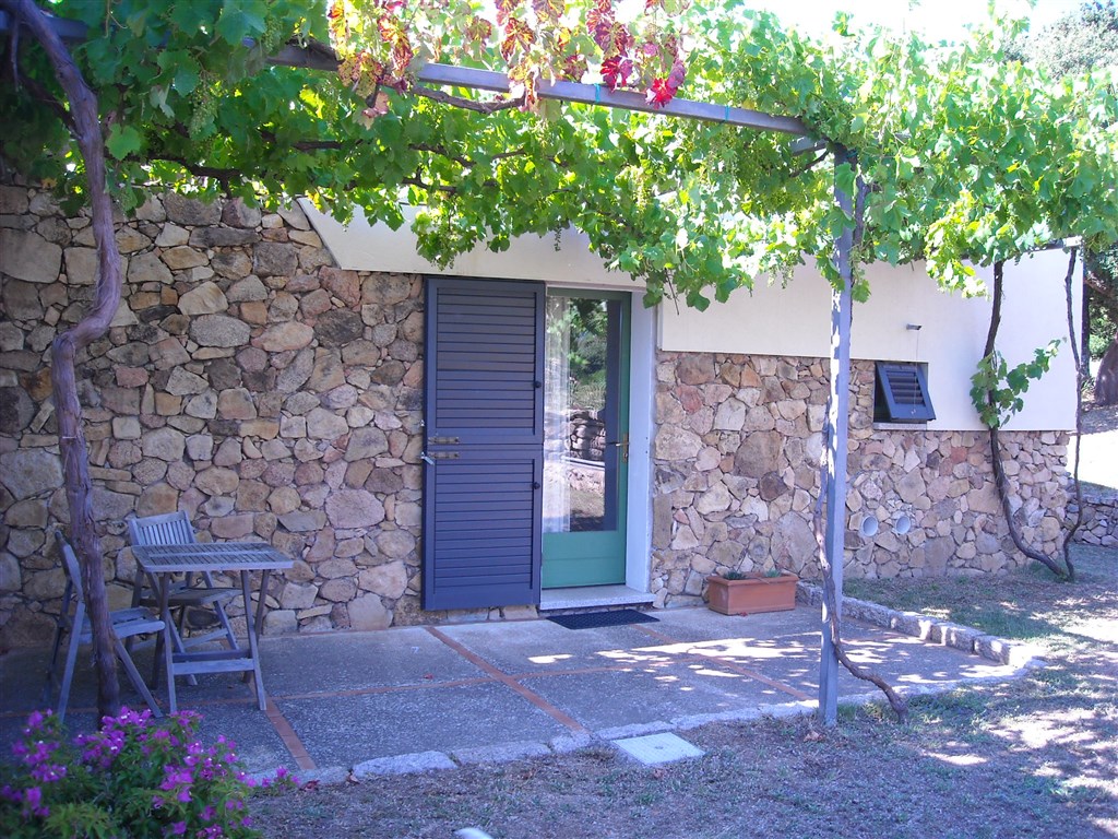 Agriturismo Li Pireddi - Exteriér pokojů, Aglientu, Sardinie