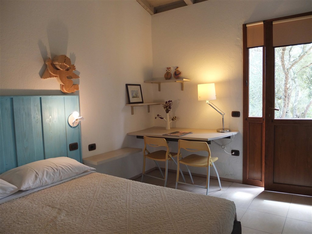 Agriturismo Li Pireddi - Interiéry pokojů, Aglientu, Sardinie