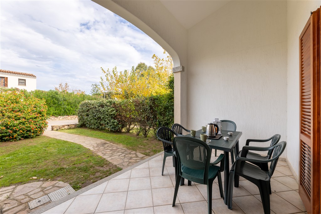 Terasa s posezením apartmán Trilo, Budoni, Sardinie