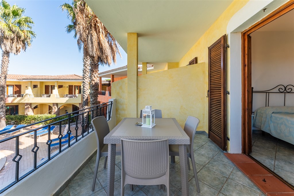 Terasa apartmánu Bilo, Vecchio Marino, Palau, Sardinie