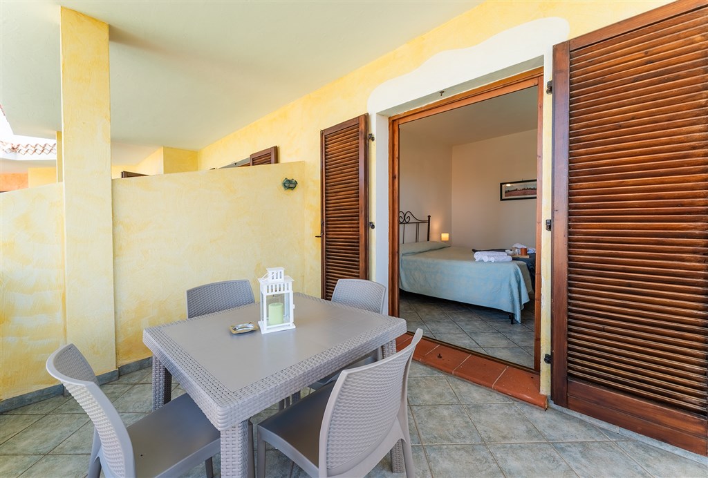 Terasa apartmánu Bilo, Vecchio Marino, Palau, Sardinie