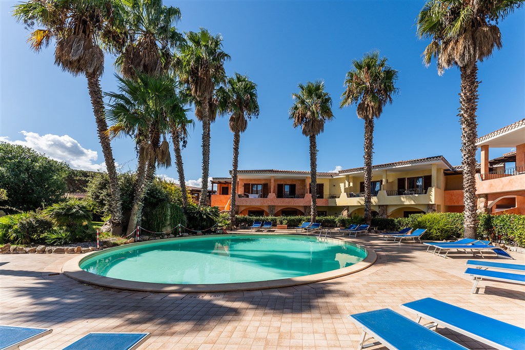 Bazén, Vecchio Marino, Palau, Sardinie