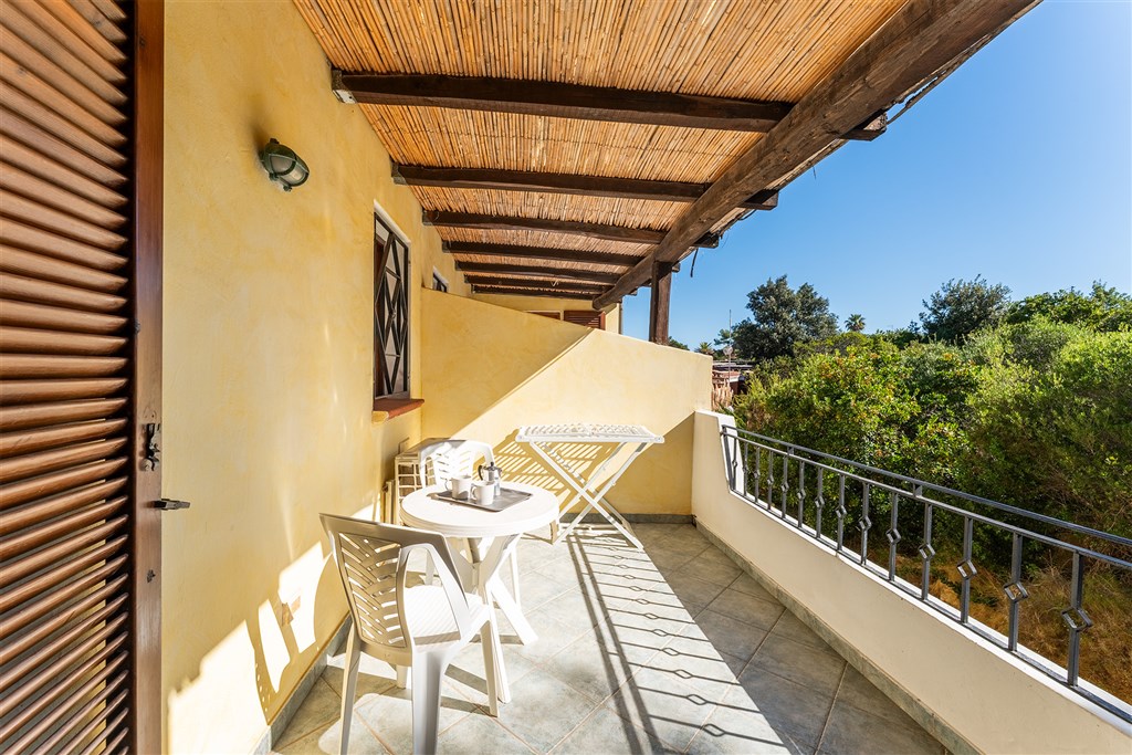 Teráska apartmánu, Vecchio Marino, Palau, Sardinie