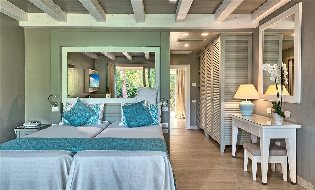 DELUXE FAMILY PLUS BUNGALOW, Santa Margherita di Pula, Sardinie