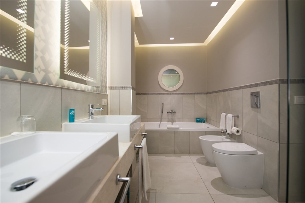 Pokoj DELUXE FAMILY, Santa Margherita di Pula, Sardinie