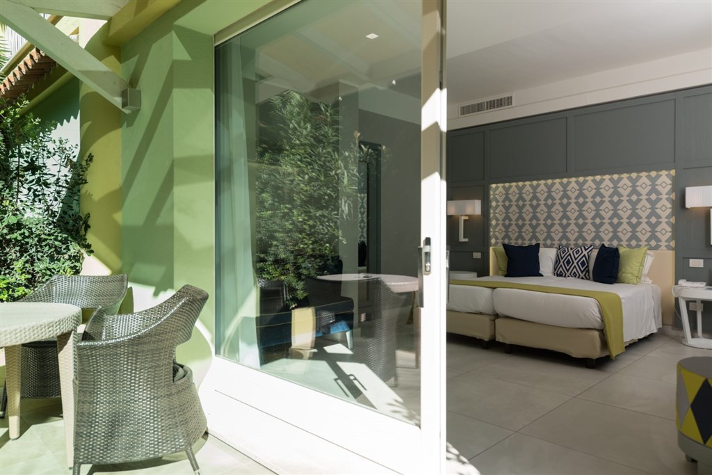 Pokoj DELUXE FAMILY, Santa Margherita di Pula, Sardinie