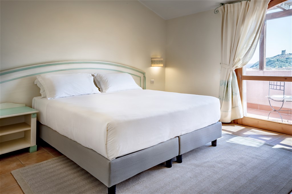 Pokoj family, Chia, Sardinie