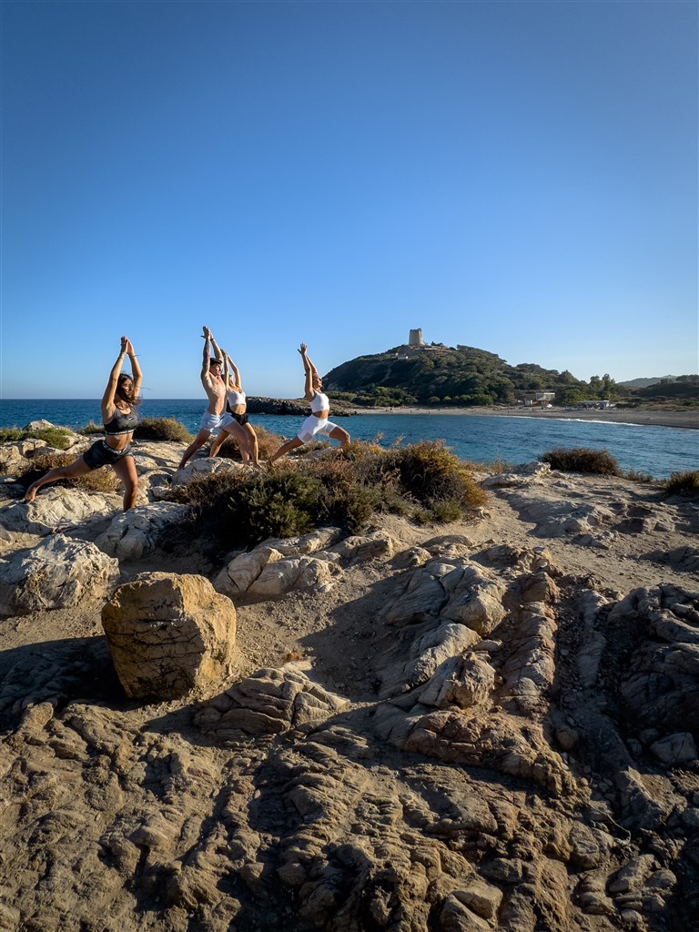 Jóga, Chia, Sardinie