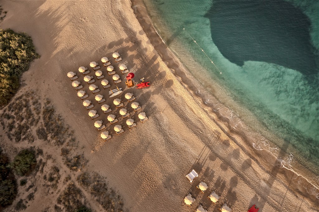 Pláž Su Portu, Chia, Sardinie