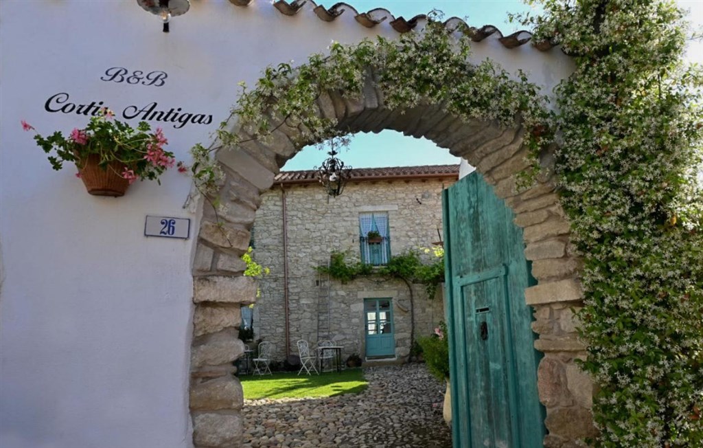 Cortis Antigas - Vsup do atria, Gesturi, Sardinie