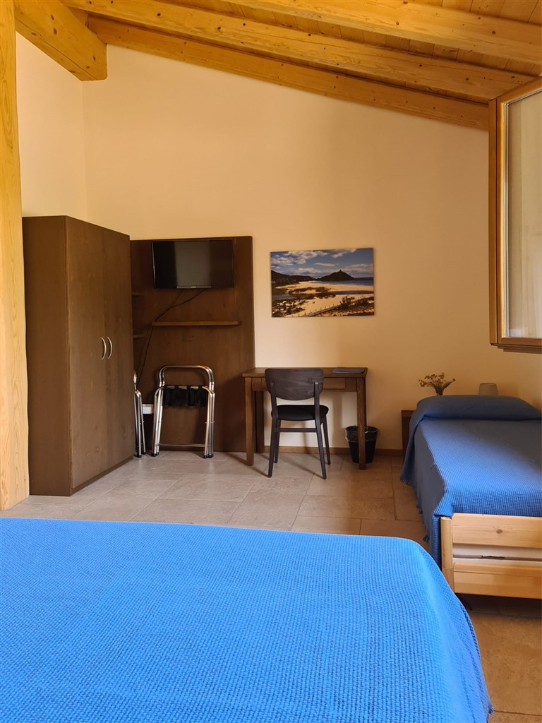 Agriturismo Corte degli Ulivi - Pokoj FAMILY, Capoterra, Sardinie