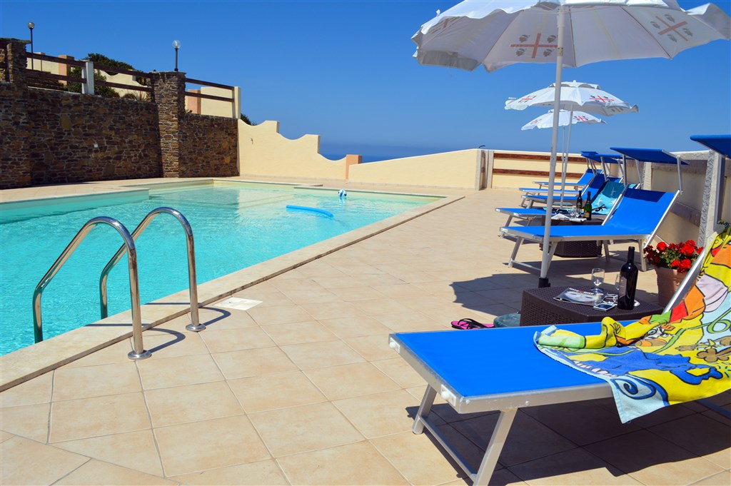 Agriturismo Finagliosu - Bazén, Argentiera, Sardinie