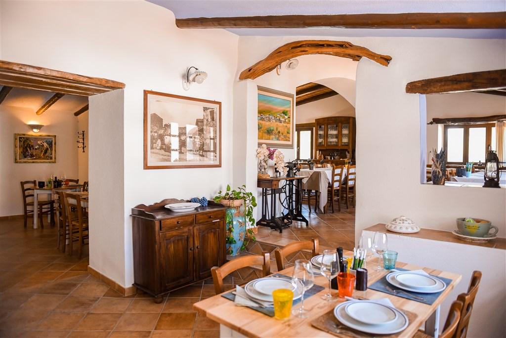 Agriturismo Guthiddai - Restaurace, Guthiddai, Sardinie