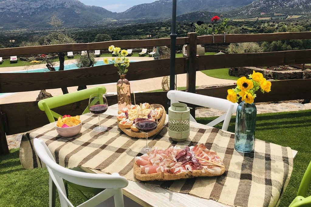 Agriturismo S`Ozzastru - Občerstvení, Dorgali, Sardinie
