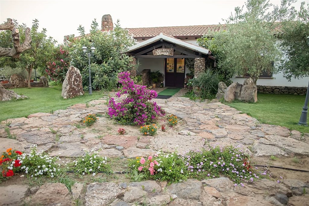 Agriturismo S`Ozzastru - Vchod, Dorgali, Sardinie