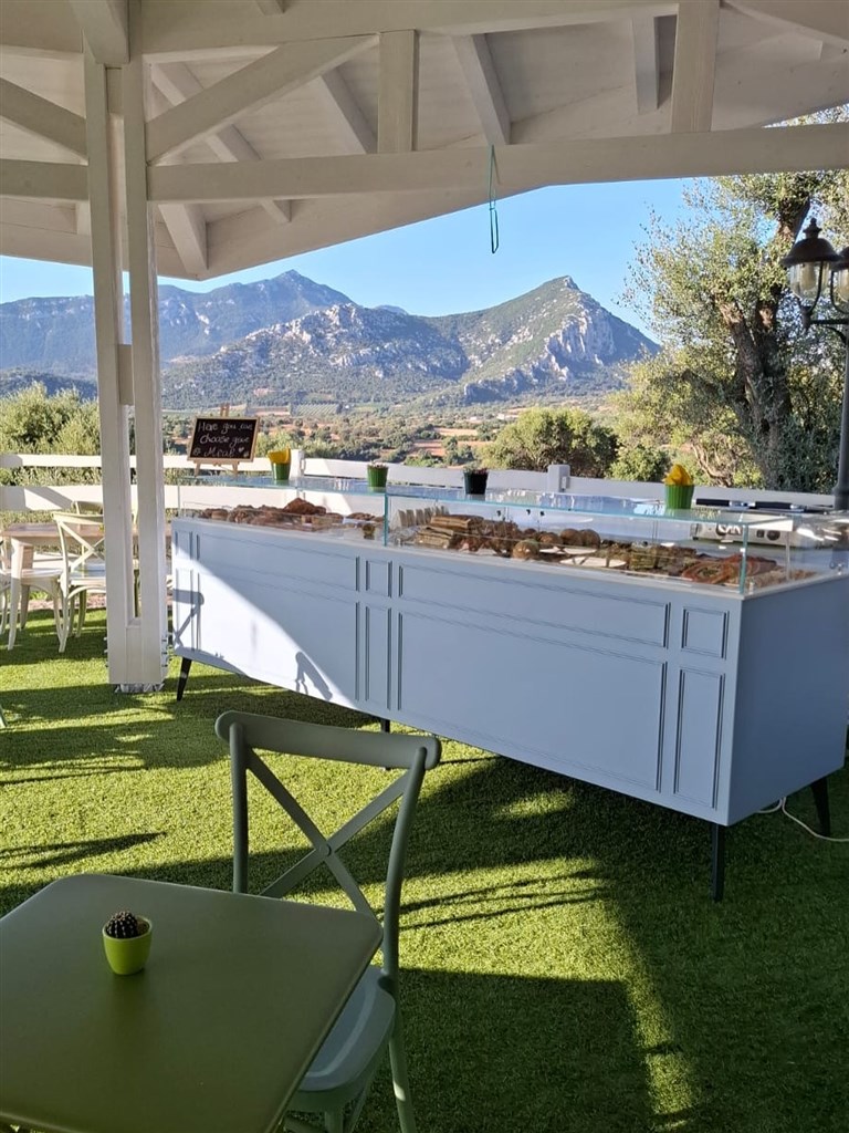 Agriturismo S`Ozzastru - Barový kiosek u bazénu, Dorgali, Sardinie