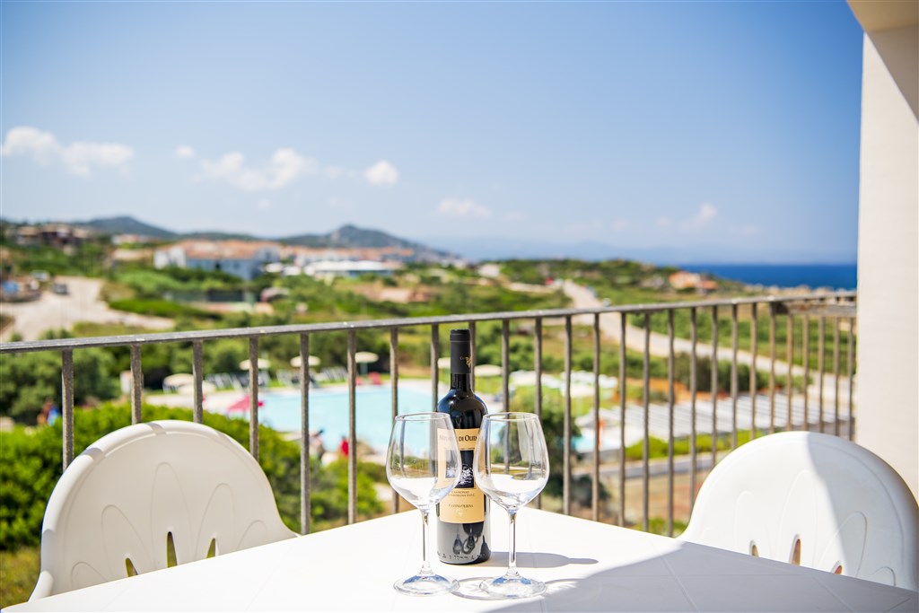 Residence Baia Santa Reparata - Residence Baia Santa Reparata, výhled na bazén, Santa Teresa di Gallura