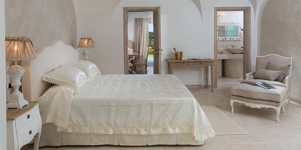 Pulicinu - Suite s výhledem na bazén, Baja Sardinia, Sardinie