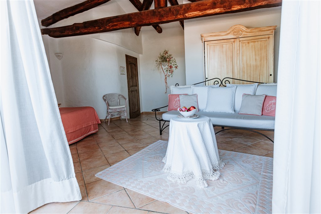 Pulicinu - Executive, Baja Sardinia, Sardinie