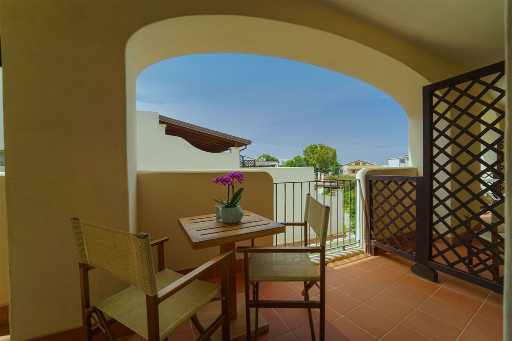 Cala della Torre Resort - Balkón u pokoje, Siniscola, Sardinie