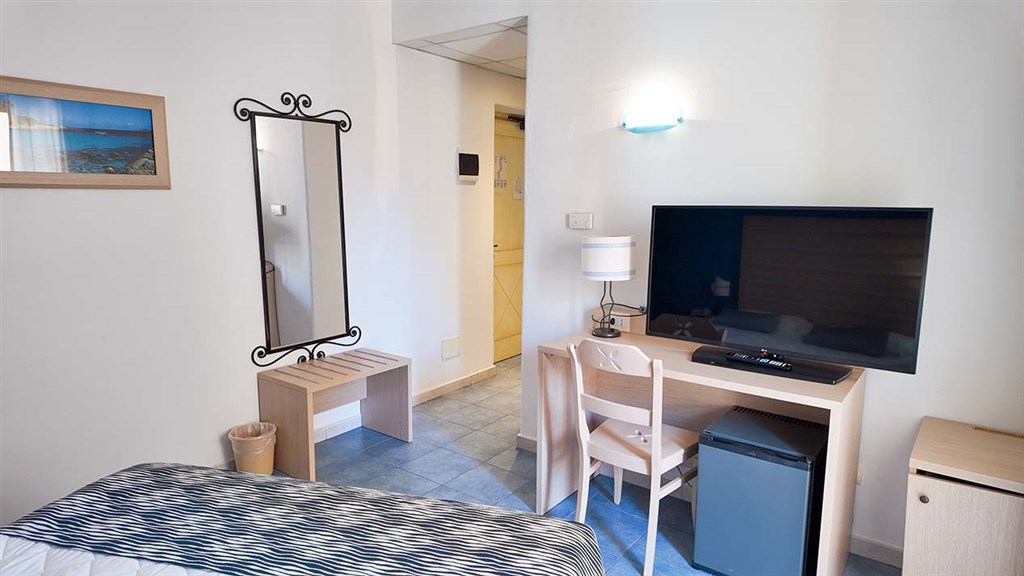 Cala della Torre Resort - Detail pokoje, Siniscola, Sardinie