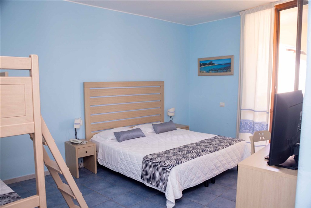 Cala della Torre Resort - Čtyřlůžkový pokoj, Siniscola, Sardinie