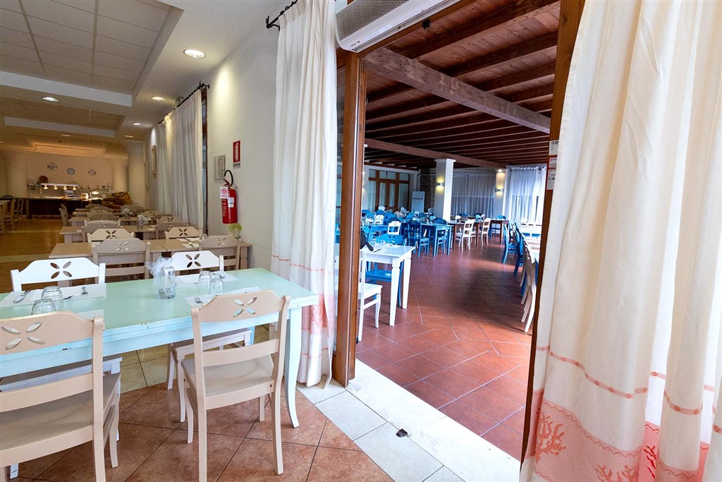 Cala della Torre Resort - Restaurace, Siniscola, Sardinie