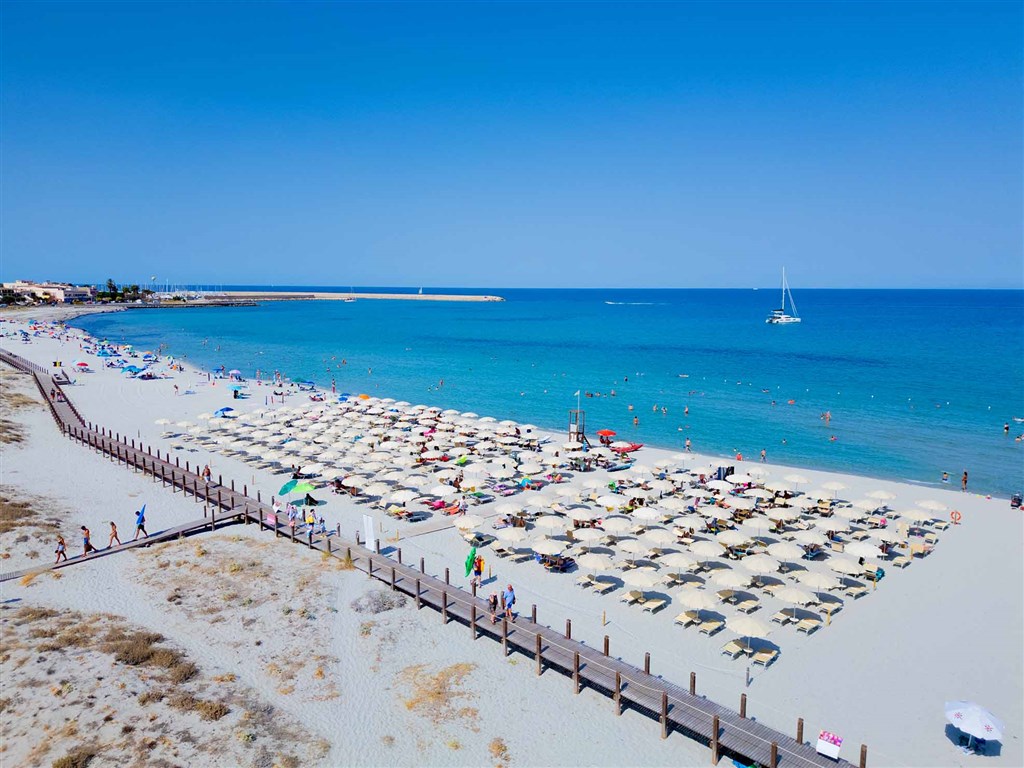 Cala della Torre Resort - Pláž, Siniscola, Sardinie