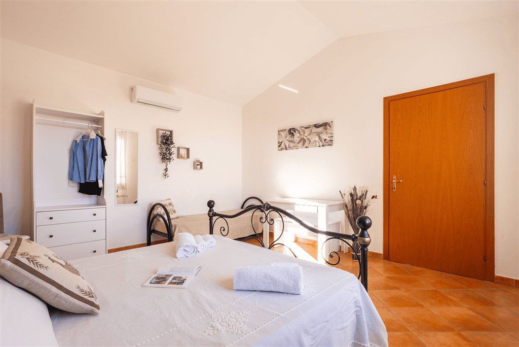 Agriturismo Domus de Goene - Ložnice, vilka 1, Loceri, Sardinie