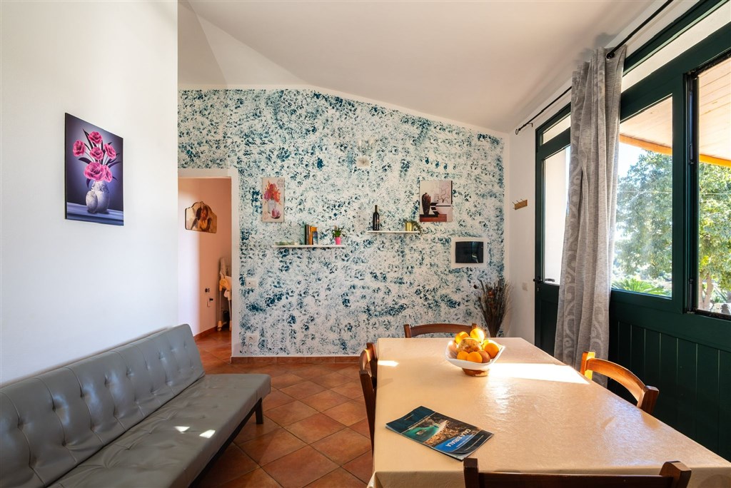 Agriturismo Domus de Goene - Kuchyňský kout s jídelním stolem, apartmán, Loceri, Sardinie