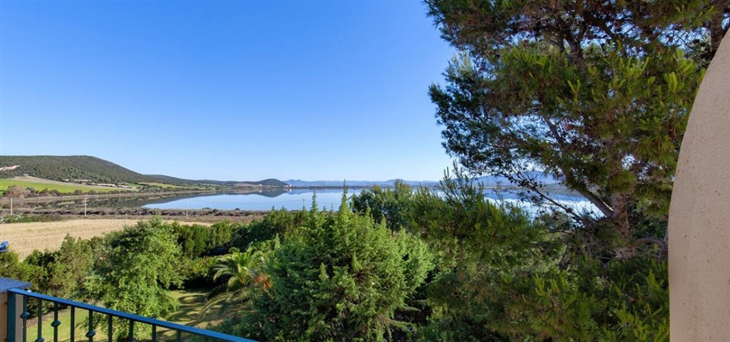 Hotel Cala dei Pini - Výhled z balkónů, Porto Pino, Sardinie