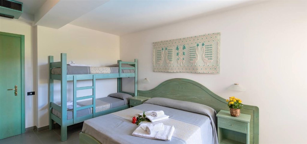 Hotel Cala dei Pini - Pokoj Family, Porto Pino, Sardinie