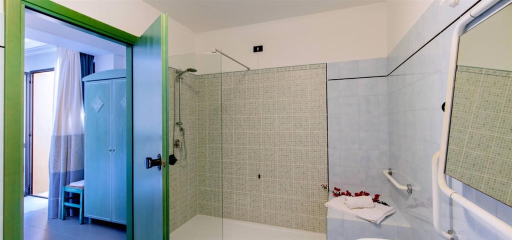 Hotel Cala dei Pini - Koupelna pokoj Family, Porto Pino, Sardinie