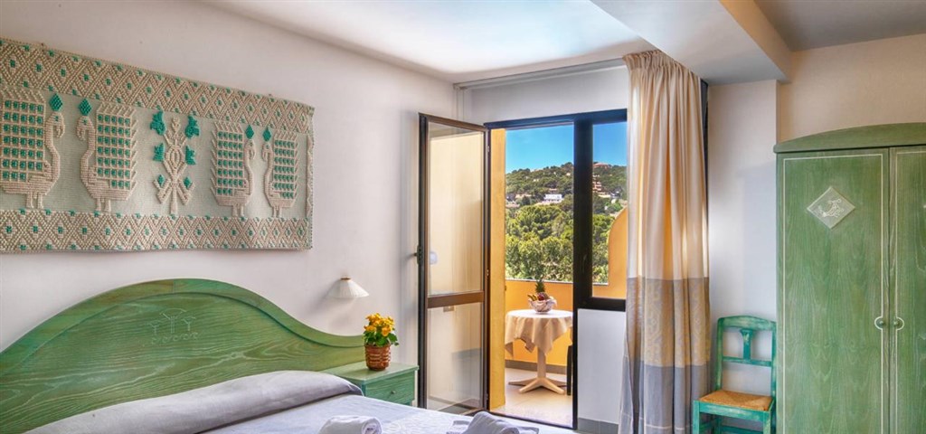 Hotel Cala dei Pini - Pokoj Family, Porto Pino, Sardinie