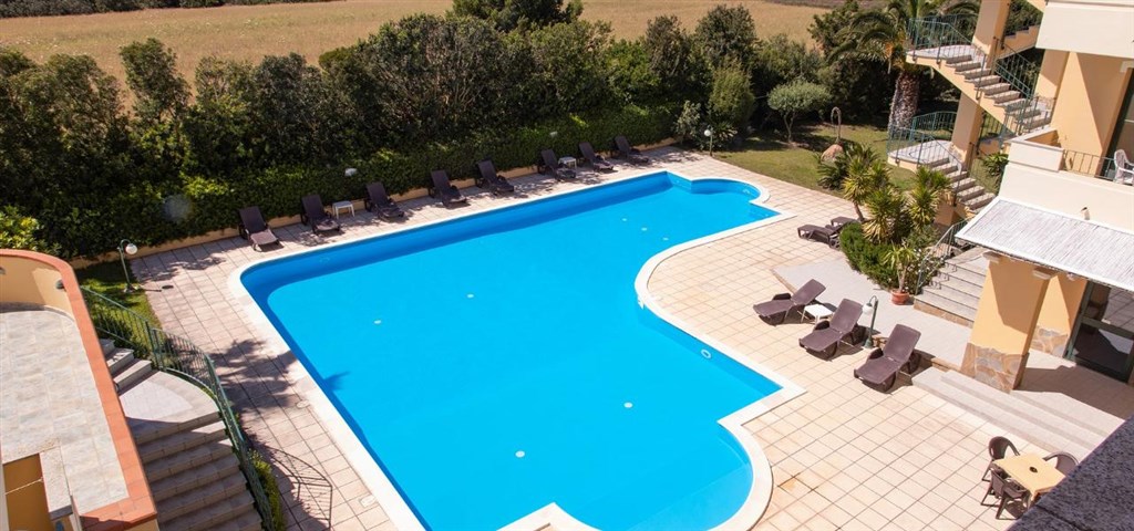 Hotel Cala dei Pini - Bazén, Porto Pino, Sardinie
