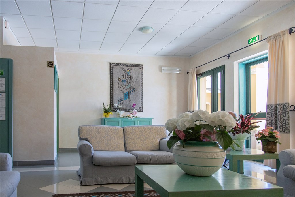 Hotel Cala dei Pini - Vstupní hala, Porto Pino, Sardinie