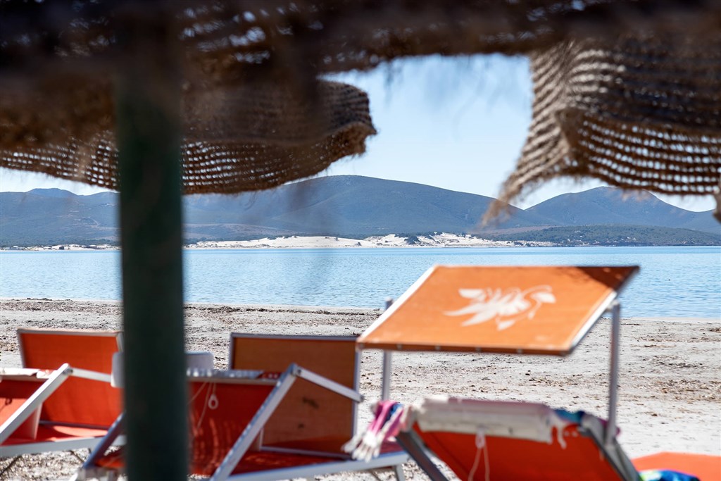 Hotel Cala dei Pini - Hotelový plážový servis, Porto Pino, Sardinie