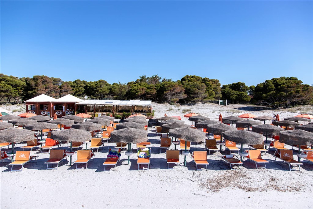 Hotel Cala dei Pini - Hotelový plážový servis, Porto Pino, Sardinie