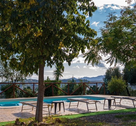 Bazén, Loceri, Sardinie