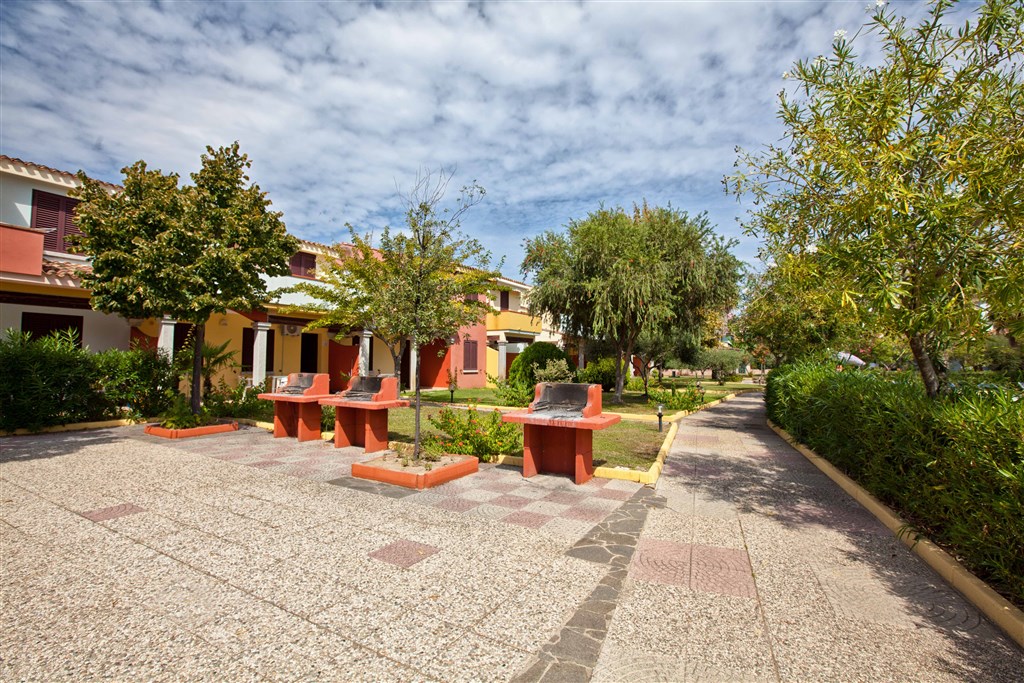 Residence Oasi Anfiteatro - Barbecue, Porto Ottiolu, Sardinie